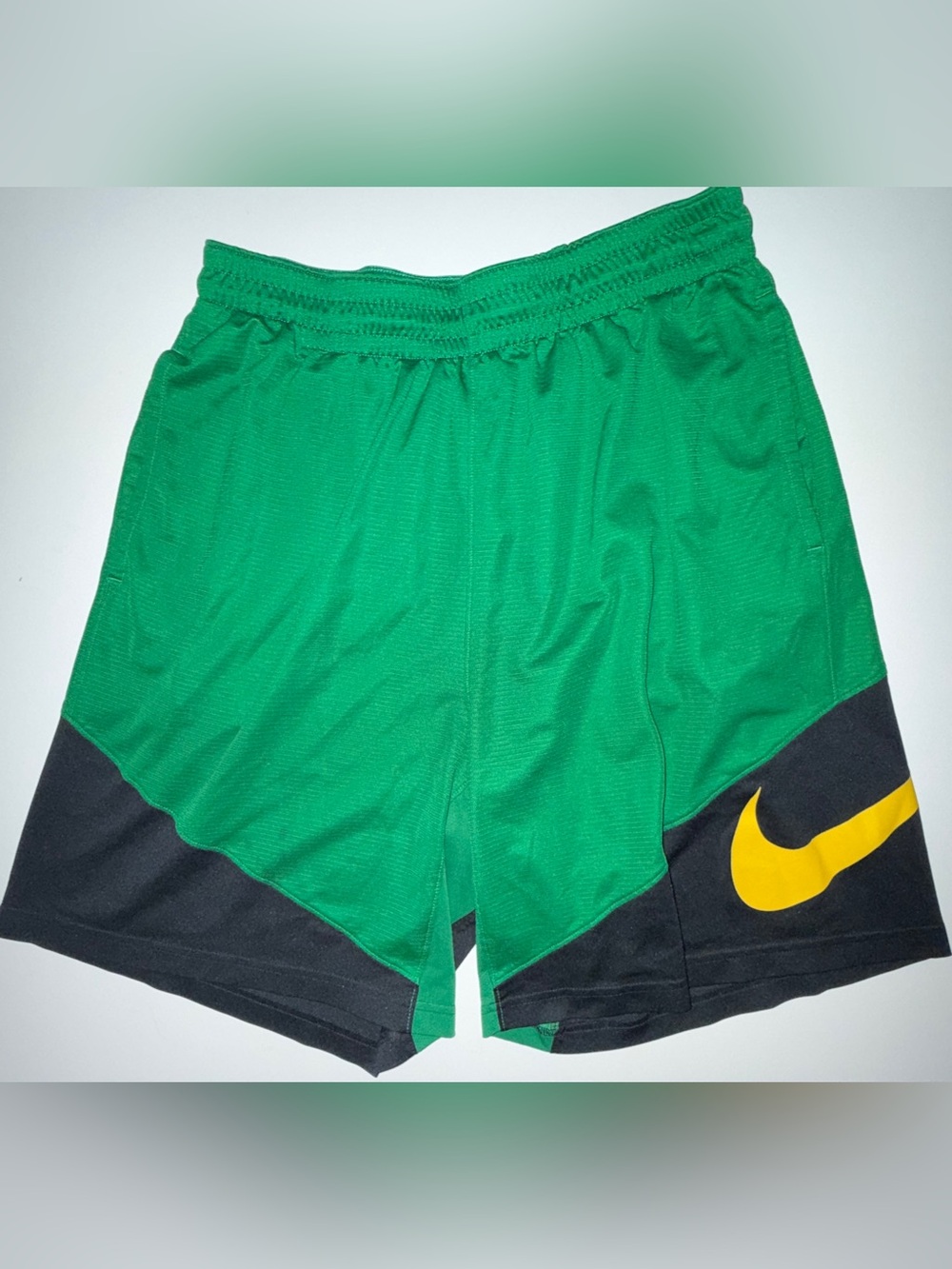 Nike men's Oregon Ducks basketball shorts-Sz XXL